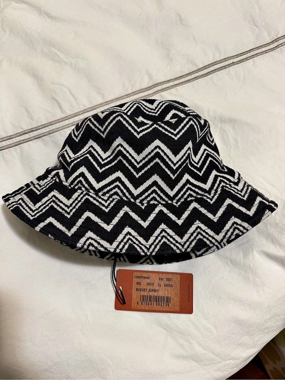 NWT Missoni Monochrome Zigzag Knit Bucket Hat One Size - Picture 5 of 5